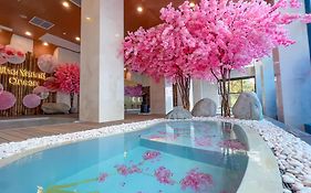 The Yanne, Onsen Hotel